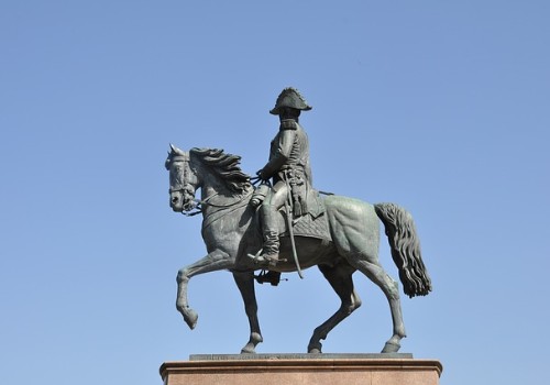 Ofertas hoteleras de Logroño - Estatua